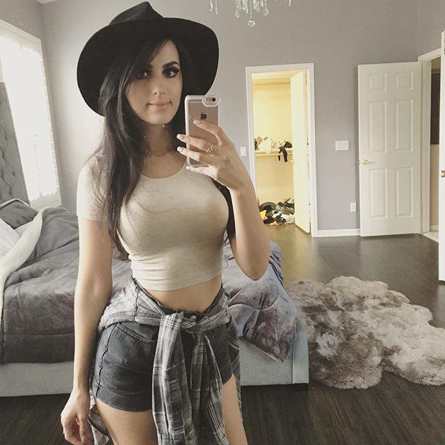 An does sssniperwolf onlyfans have 17 Naked